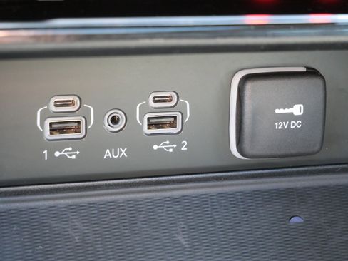 Used 2024 Jeep Grand Cherokee L Limited w/ Luxury Tech Group II image 30