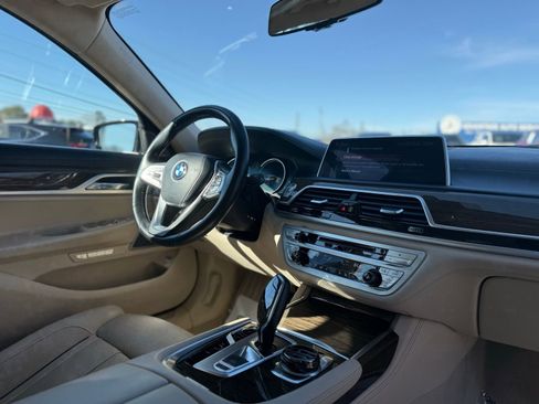Used 2017 BMW 740i xDrive 740i xDrive image 38