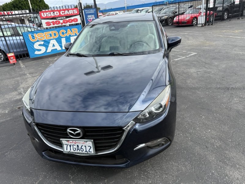 Used 2017 MAZDA MAZDA3 Grand Touring FWD image 3