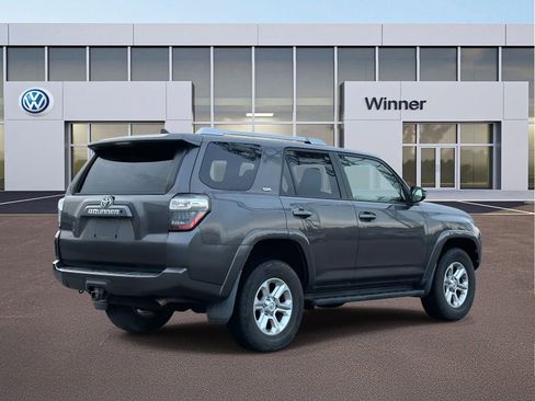 Used 2017 Toyota 4Runner SR5 image 4