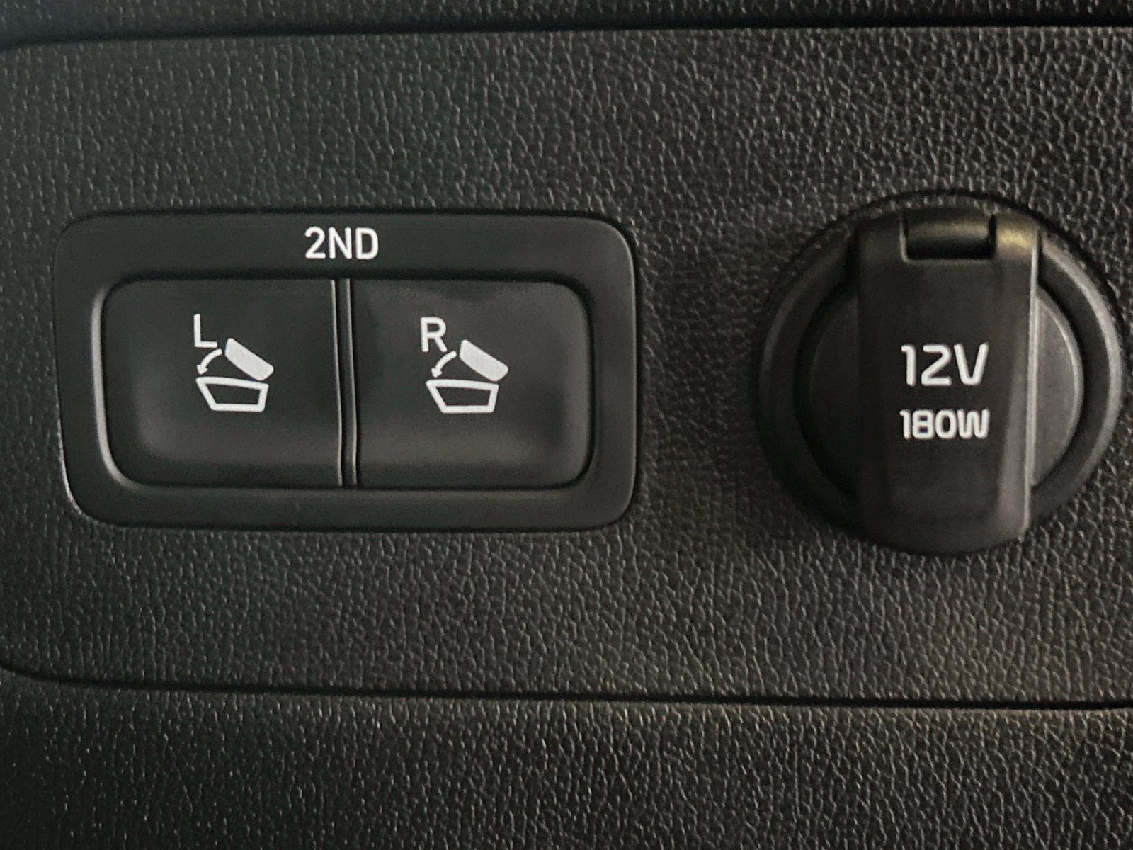 Used 2025 Kia Sorento LX FWD image 13