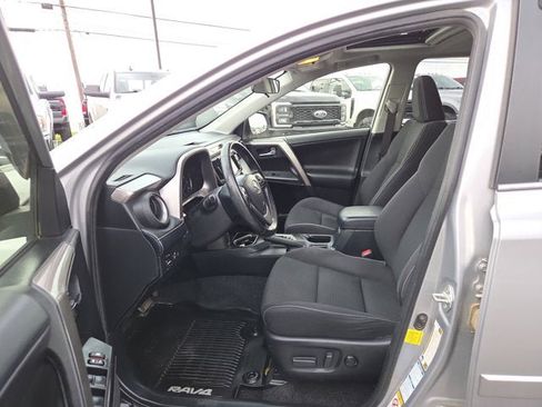 Used 2018 Toyota RAV4 XLE image 10