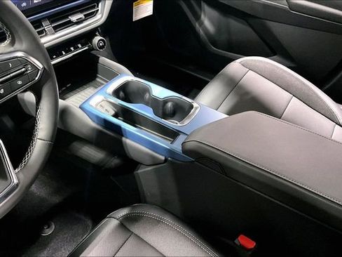 New 2026 Chevrolet Equinox EV LT image 8