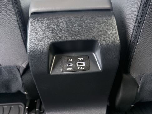 Used 2025 Subaru Crosstrek 2.0i Premium image 14