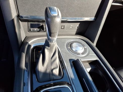 Used 2024 Nissan Armada SV RWD image 13