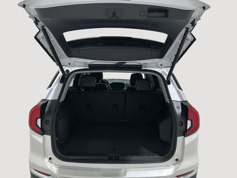 Used 2024 GMC Terrain SLT w/ Tech Package image 23