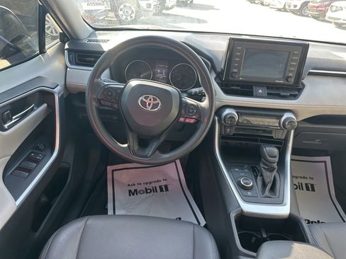 Used 2022 Toyota RAV4 XLE image 11
