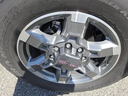 New 2026 GMC Sierra 2500 SLT w/ SLT Premium Package AWD/4WD image 15