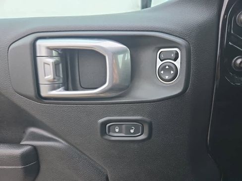 Used 2024 Jeep Wrangler Willys image 21