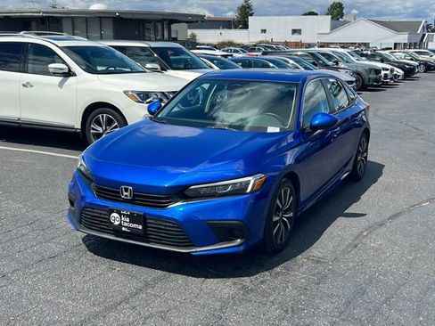 Used 2023 Honda Civic EX image 3