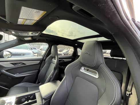 Used 2024 Jaguar F-PACE R-Dynamic S image 18