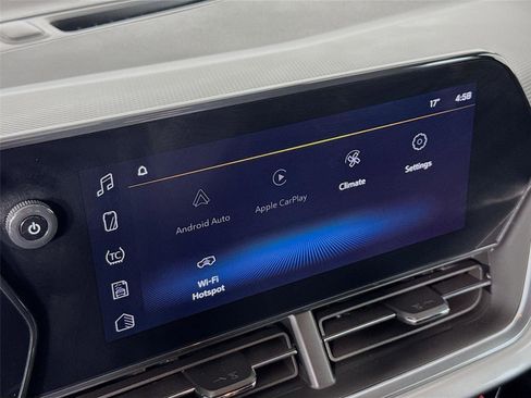 Used 2024 Chevrolet Trax LT w/ Sunroof Package image 14