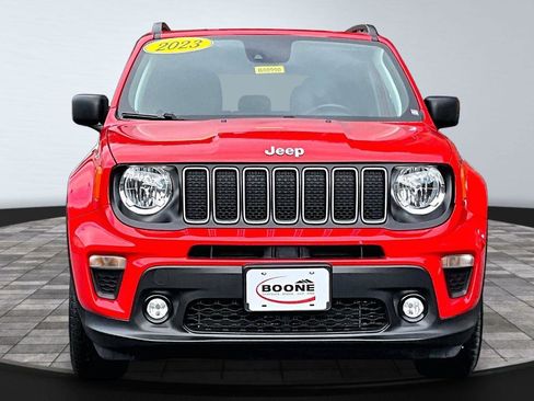 Certified 2023 Jeep Renegade Latitude w/ Premium Group image 4
