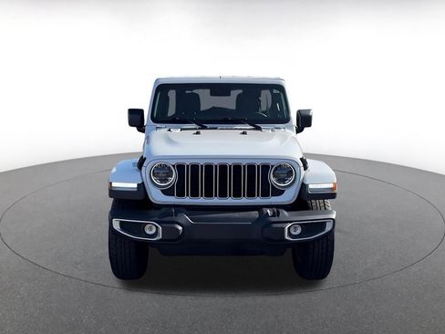 Used 2025 Jeep Wrangler Unlimited Sahara AWD/4WD image 4