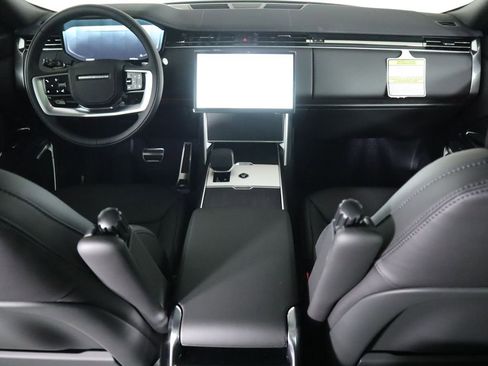 New 2026 Land Rover Range Rover SE image 13