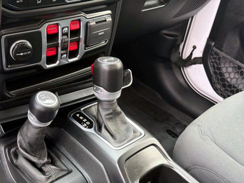 Used 2021 Jeep Wrangler Unlimited Sport AWD/4WD image 17