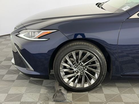 Used 2024 Lexus ES 350 w/ Technology Package image 11