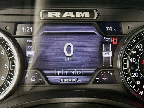 Used 2023 RAM 1500 Laramie AWD/4WD image 12