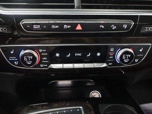 Used 2017 Audi Q7 3.0T Premium Plus AWD/4WD image 26