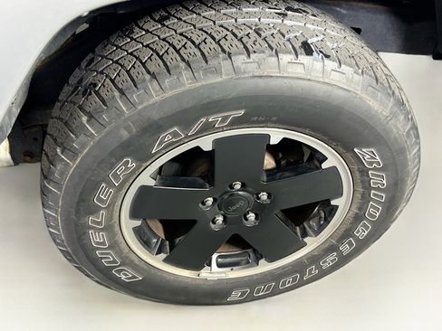 Used 2012 Jeep Wrangler Altitude image 26