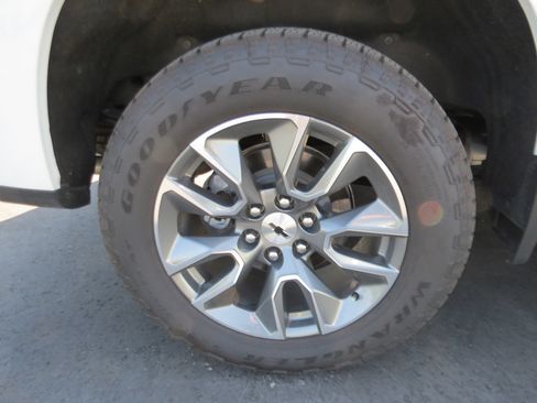 Used 2026 Chevrolet Silverado 1500 RST image 12