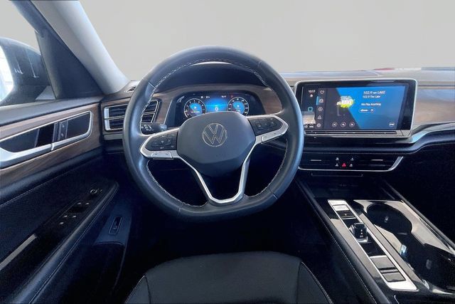 Used 2024 Volkswagen Atlas SE FWD image 8