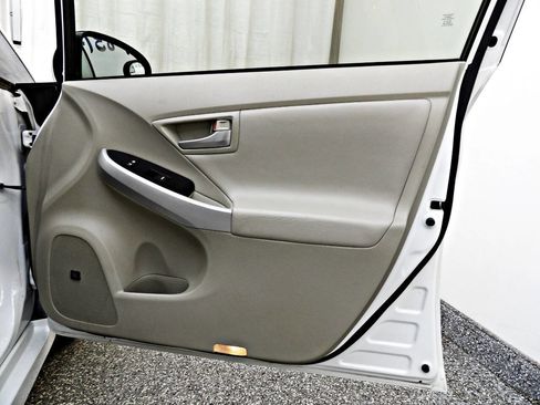 Used 2012 Toyota Prius Four image 11