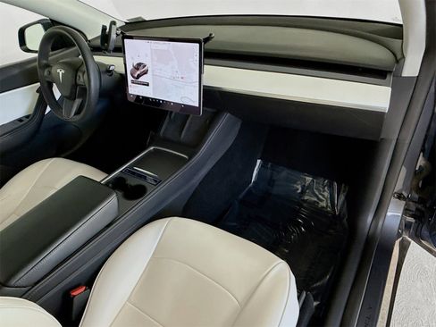 Used 2022 Tesla Model Y Performance image 29