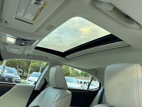 Certified 2023 Lexus ES 250 w/ Premium Package image 22