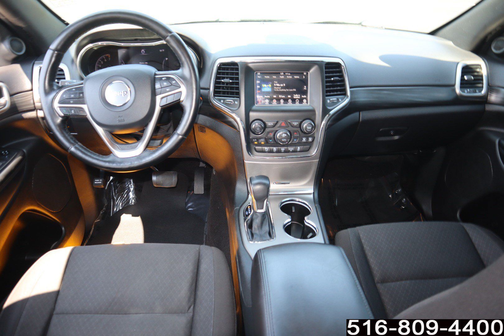 Used 2021 Jeep Grand Cherokee Laredo AWD/4WD image 9