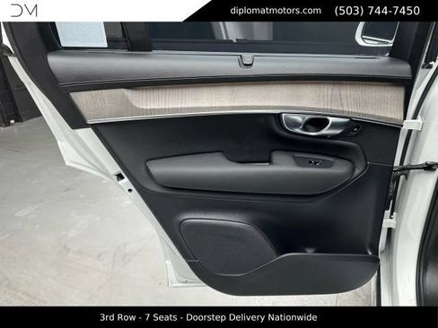 Used 2025 Volvo XC90 T8 Ultra w/ Protection Package Premier AWD/4WD image 30
