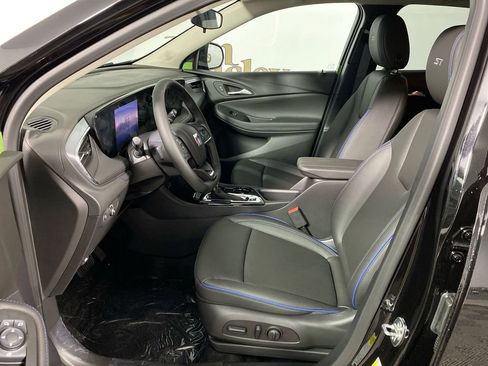 Used 2026 Buick Encore GX Sport Touring w/ Comfort Package image 11