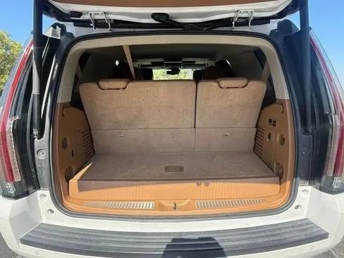 Used 2016 Cadillac Escalade Platinum AWD/4WD image 33