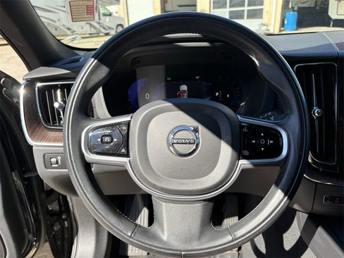 Used 2022 Volvo XC60 B5 Inscription w/ Advanced Package image 15