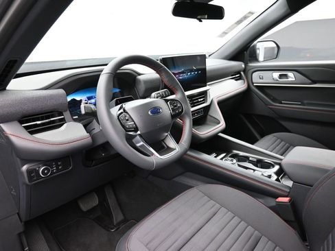 New 2025 Ford Explorer ST-Line image 18