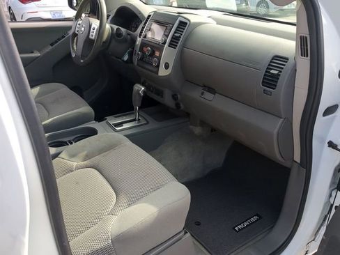 Used 2016 Nissan Frontier SV w/ SV Value Truck Package AWD/4WD image 37