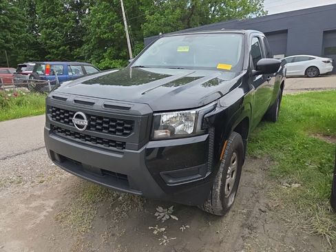 Used 2025 Nissan Frontier S AWD/4WD image 3