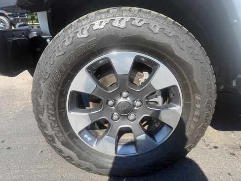 Certified 2019 Jeep Wrangler Unlimited Sahara AWD/4WD image 11
