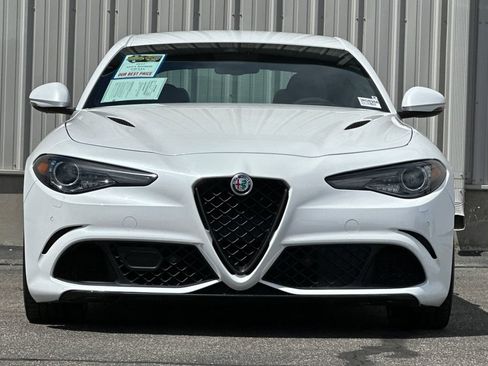 Used 2017 Alfa Romeo Giulia Quadrifoglio RWD image 9