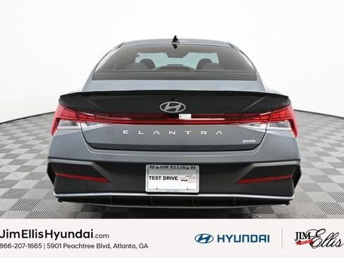 Certified 2025 Hyundai Elantra SEL image 8