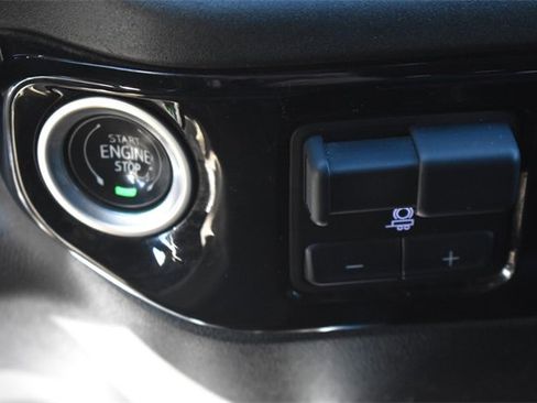 Certified 2022 Chevrolet Silverado 1500 LT w/ Z71 Off-Road Package image 28