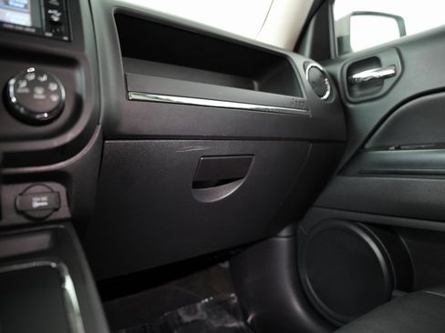 Used 2016 Jeep Patriot High Altitude image 44