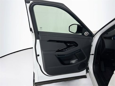 Used 2025 Land Rover Range Rover Evoque S image 12