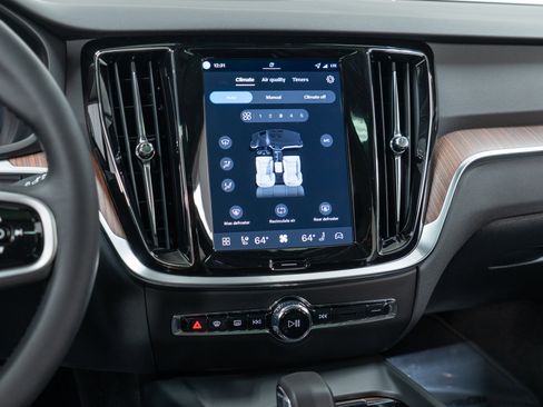 New 2026 Volvo V60 B5 Cross Country Plus w/ Climate Package image 19