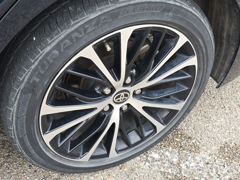 Used 2020 Toyota Camry SE image 10