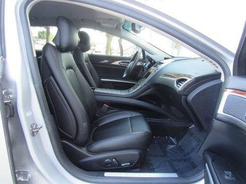 Used 2016 Lincoln MKZ Hybrid image 19