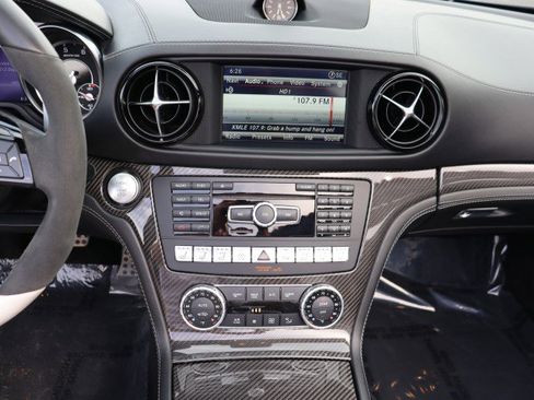 Used 2015 Mercedes-Benz SL 63 AMG image 31