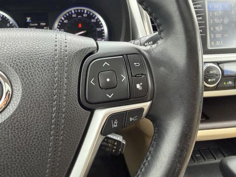 Used 2017 Toyota Highlander XLE FWD image 36