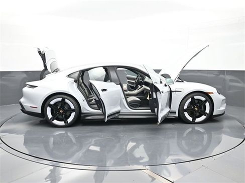 New 2025 Porsche Taycan GTS image 40