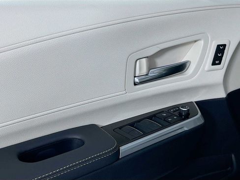 New 2025 Toyota Sienna Limited image 17